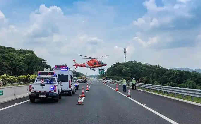 榕江高速公路汽车救援案例